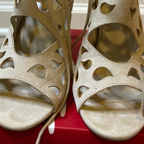 ALDO nude heels size 10 - Picture 3 of 11